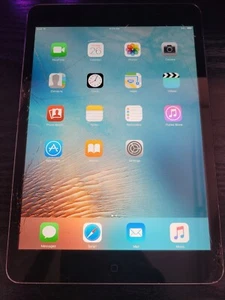 Apple iPad Mini 8" A1432 16GB (Cracked Screen) - Picture 1 of 3