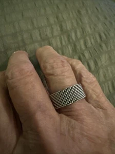 Lovely Silver Tone Titanium Steel Woven Mesh Ring In A Size 7 - Picture 1 of 9