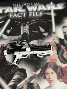 HOT TOYS F-11D Blaster Rifle for Star Wars First Order Stormtrooper Figure 1/6 - Picture 1 of 14