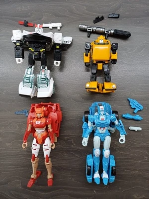 Transformers bundle Bumblebee Prowl Elita-1 Chromia Siege War for Cybertron One - Image 1 of 4