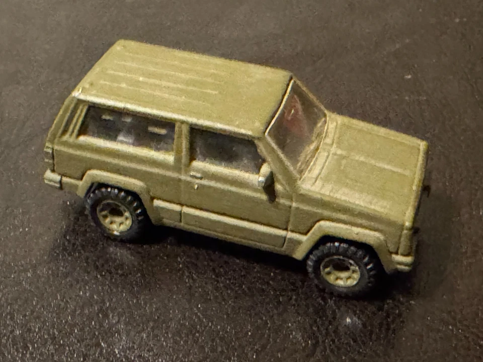 Matchbox 1986 Jeep Cherokee Diecast Toy Car Truck  - Image 1 of 1