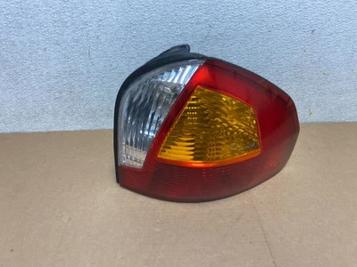 Luz trasera lateral derecha Hyundai Santa Fe 2001 2002 2003 2004 pasajero P4454 DW Foto 1 de 4