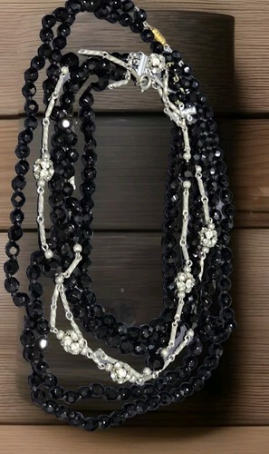 VETEMENTS 3 collane nere rotonde sfaccettate acrilico strug strato perline tono argento