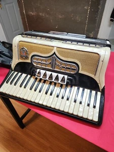 Hermoso acordeón vintage Larenti personalizado afinado a mano academia central BONITO - Imagen 1 de 19