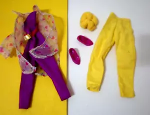 VINTAGE 1980er Hasbro JEM & HOLOGRAMME KIPPSEITE MUSIK IN LUFT MODE KLEIDUNG OUTFIT - Bild 1 von 6
