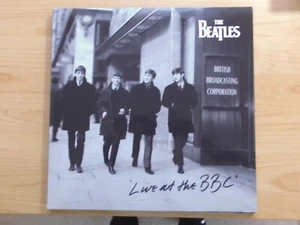 THE BEATLES 3LP: LIVE AT THE BBC (EUROPE; 2013, Apple Records 3758940) +KALENDER - Bild 1 von 11