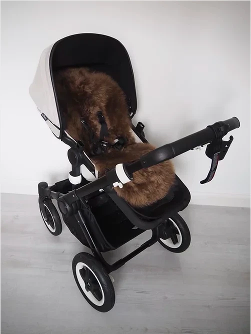 FUR COAT NO NAPPIES LTD Toffee 100 % Natur, UK Lammfell Universal Kinderwagen Buggy Sitz Babywanne Einlage