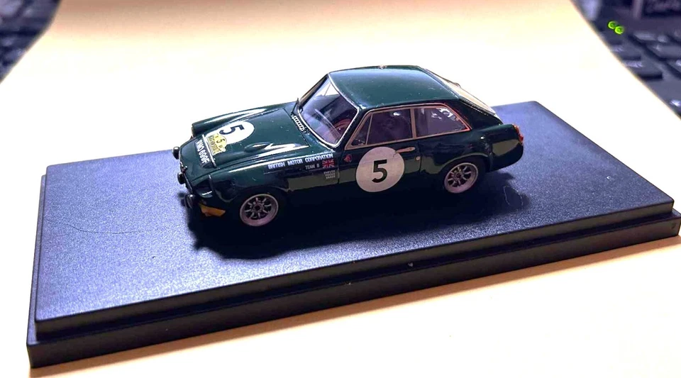MG B GT N 5 MARATHON DE LA ROUTE 1968 PINKO AUTOMODELLI 1/43 - Immagine 1 di 2