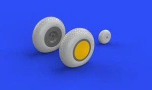 1/32 Aircraft- P40 Wheels w/Pattern Tire for HSG (Photo-Etch & Resin) - Picture 1 of 1