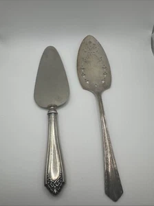LOTTO 2 PIATTI VINTAGE ARGENTO TRAFORATO TORTA / DESSERT / CAKE SERVITORI - Foto 1 di 8