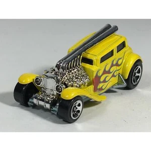 Hot Wheels 2007 Straight Pipes Metalflake Yellow w/ Flames HW New Models Series - Picture 1 of 6