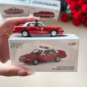 596 1:64 Red Ford CV CROWN VICTORIA LAFD Fire Los Angeles Diecast Model Car - Picture 1 of 7