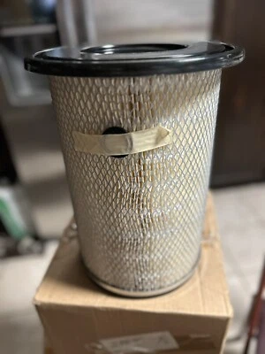 Isuzu NPR / GMC W3500 #94430250 Air Filter OEM 2007  buy original .   - Image 1 of 4