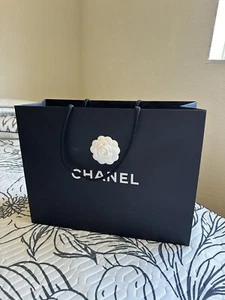 Borsa shopping Chanel compresa di nastro e fiore. vedi foto per taglia. Vedi foto - Foto 1 di 4