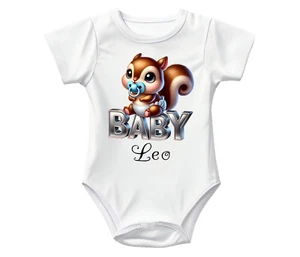 Süßer personalisierter Baby Body mitwachsend Eichhörnchen Löwenmuster - Bild 1 von 1