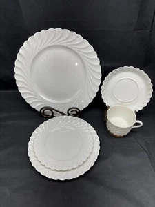 Haviland Limoges "TORSE WHITE SWIRL"~ 5 Pc. Place Setting ~ Dinner, Salad, Bread - Picture 1 of 9