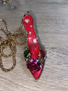 Hermoso collar de zapatos Betsey Johnson 👠 - Imagen 1 de 8