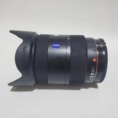 Sony Carl Zeiss Vario-Sonnar T DT 16-80 F3.5_4.5 ZA  A-mount Hood with Rear Cap - Image 1 of 4