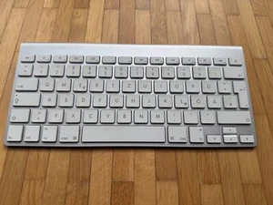 Apple Magic Keyboard Tastatur (Modell A1314) sehr guter Zustand - Bild 1 von 3