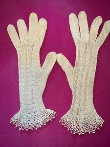 Paire de gants anciens fil de coton entièrement fait aux aiguilles - Picture 1 of 4