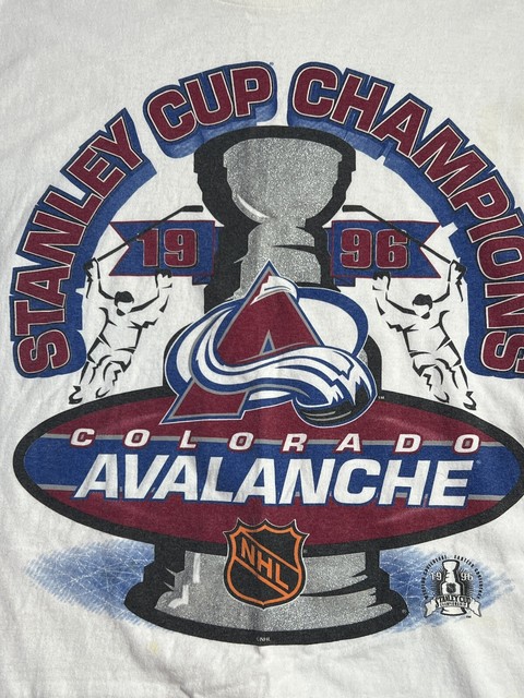 Men's Colorado Avalanche Fanatics Branded White 2022 Stanley Cup Champions  - Signature Roster T-Shirt