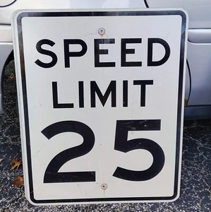 Schwer 25 MPH Metall GESCHWINDIGKEITSBEGRENZUNG SCHILD 30x24 authentisch Sicherheit Straße Mann Höhle Bar 25C - Bild 1 von 1