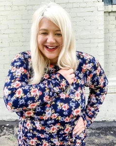 NUEVO CON ETIQUETAS LuLaRoe Ámbar Pullover Sudadera con Capucha Talla Med NEGRO FLORAL Estampado Canguro Bolsillo - Imagen 1 de 5