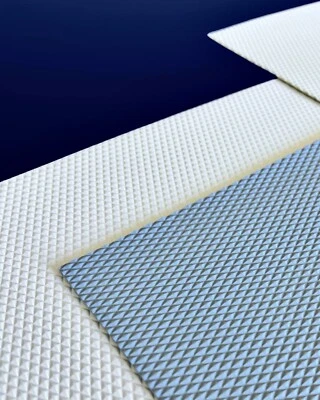 PIANO DI CALPESTIO ANTISCIVOLO in vetroresina per BARCHE e GOMMONI - Immagine 1 di 4