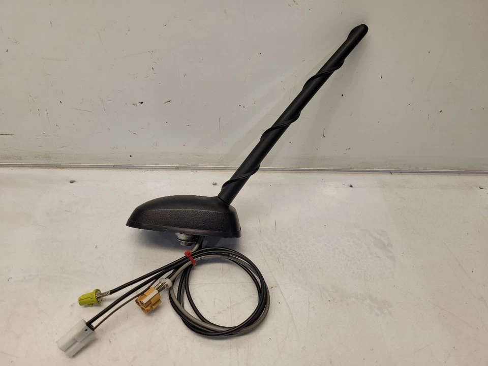 Антенная мачта 2008 Saturn Vue XR с креплением на крышу  - Изображение 1 из 4