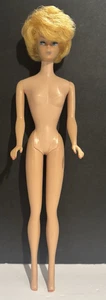 Vintage platinblonde Bubble Cut Barbie mit funkelndem rosa Outfit - Bild 1 von 18
