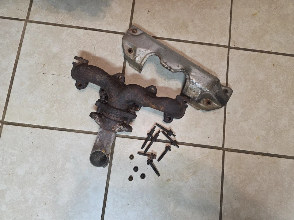 Colector de escape derecho Jeep Grand Cherokee 4.7 1999 2000 2001 2002 2003 2004 Foto 1 de 4