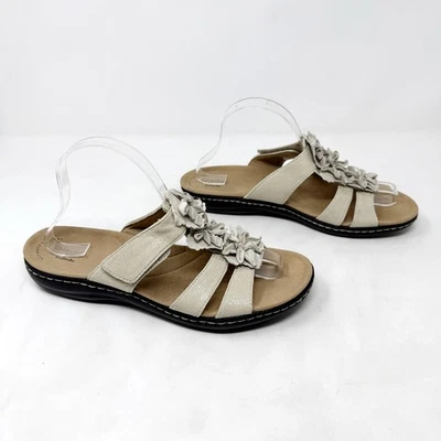 Sandalias Clarks Talla 9 Cuero Tostado Crema Laurieann Judi Floral Confort Gancho y Lazo Foto 1 de 4