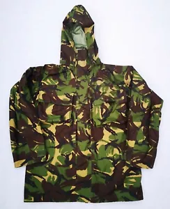 Chaqueta Goretex Militar Edición del Ejército Británico Woodland DPM Genuina en Tallas - Imagen 1 de 16