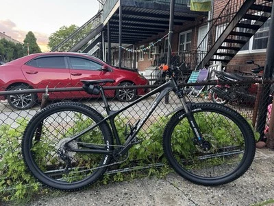 Bicicleta de montaña GIORDANO INTREPID 29”. Color negro Foto 1 de 4