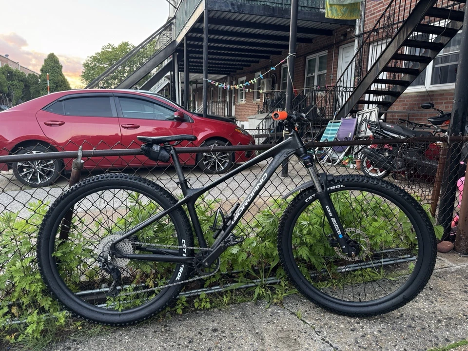 Mountain bike GIORDANO INTREPID 29”. Black color - Image 1 of 4