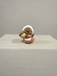 1993 Hallmark Acorn Pilgrim Chipmunk Thanksgiving Merry Miniature Vtg QFM8185 - Picture 1 of 9