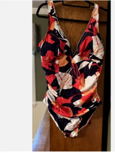 NWOT DKNY HERITAGE NAVY Red white FLORAL Print One-Piece Swimsuit Size 16 - Picture 1 of 6