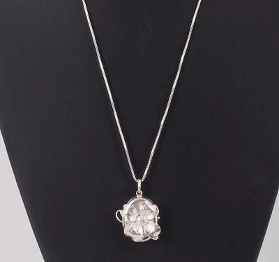 STERLING EMBOSSED FLOWER BLOSSOM ETCHED DESIGN LOCKET CHAIN NECKLACE 925 0046B - Image 1 of 4