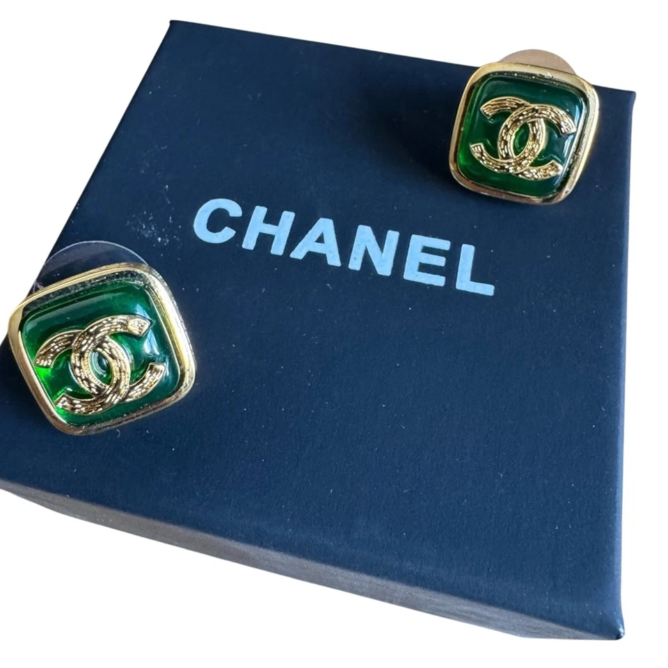 Pendientes Chanel Cuadrados Oro y Verde con Caja Foto 1 de 4