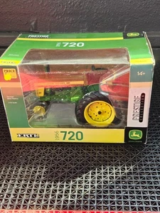 1/16 John Deere 720 Tractor Prestige Collection NOS in Box - Picture 1 of 1