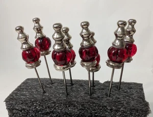 Rotes Glas & Metall Hors d'oeuvre Pick Set 8 Vorspeisen Gabeln und Halter - Bild 1 von 7
