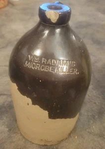 Antike WM. RADAM'S MICROBE KILLER 1 Gallone braun glasiert Steinzeug Krug - Bild 1 von 5
