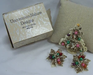 Vintage White Plastic Christmas Tree Pin Mica/Multi-Colored Ornaments w/Earrings - Picture 1 of 7