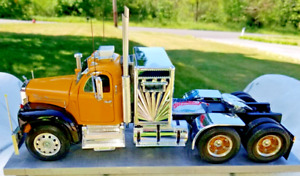 1/25 First Gear Custom B61 Over The Road Mack Tractor (LOADED W/CUSTOM FEATURES)