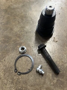 Front Upper Ball Joints Trailblazer Envoy Bravada Rainier SSR - Picture 1 of 5