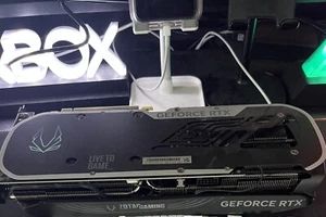 ZOTAC GAMING TRINITY BLACK EDITION RTX 4070 TI Super 16G - Afbeelding 1 van 4