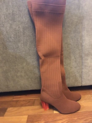 Tacones sobre la rodilla marrón 9,5 Foto 1 de 4