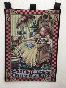Maria Engelbreit PRINZESSIN VON ZIEMLICH VIEL Wandteppich Wandbehang 26 x 36 ME - Bild 1 von 5