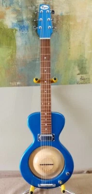 Lapro Reso / Lap Steel en azul Ducati Foto 1 de 4