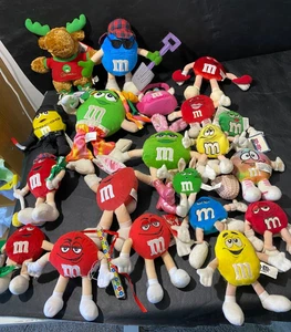 Konvolut 20 M&M Plüschtiere - M&M's Puppen - Bild 1 von 16